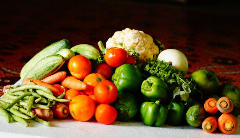 traiteur-LA ROQUEBRUSSANNE-min_table-nature-farm-leaf-ripe-dish-1024857-pxhere.com - Copie